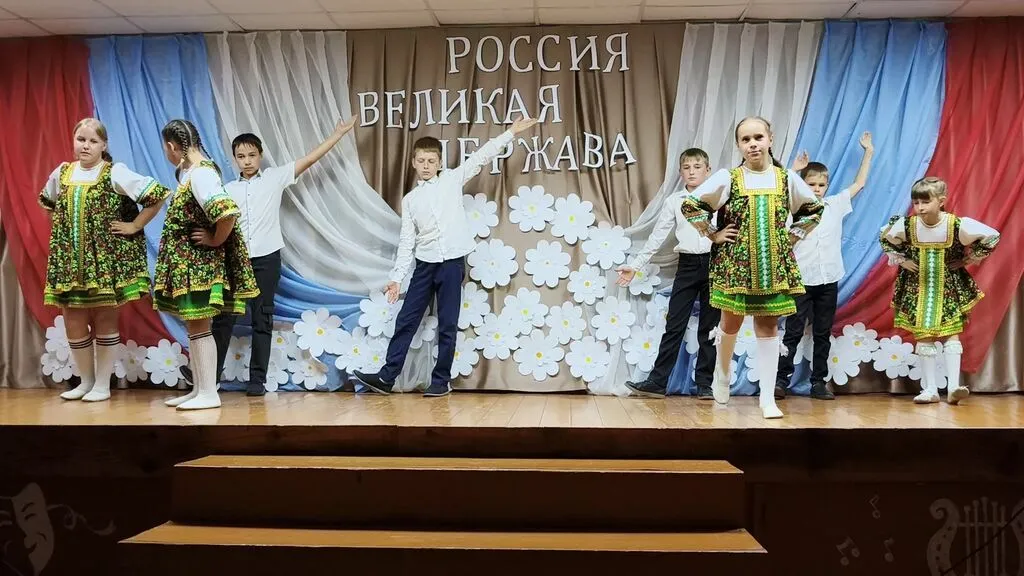 Танцевальный коллектив "Фантазия" ст.гр.