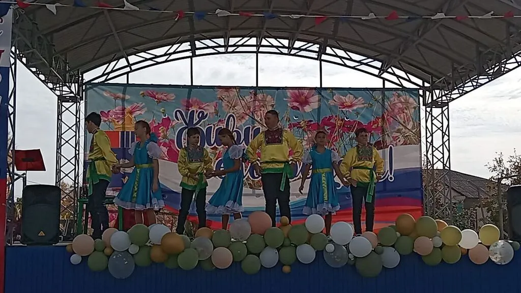 Танцевальная группа "Каприз"