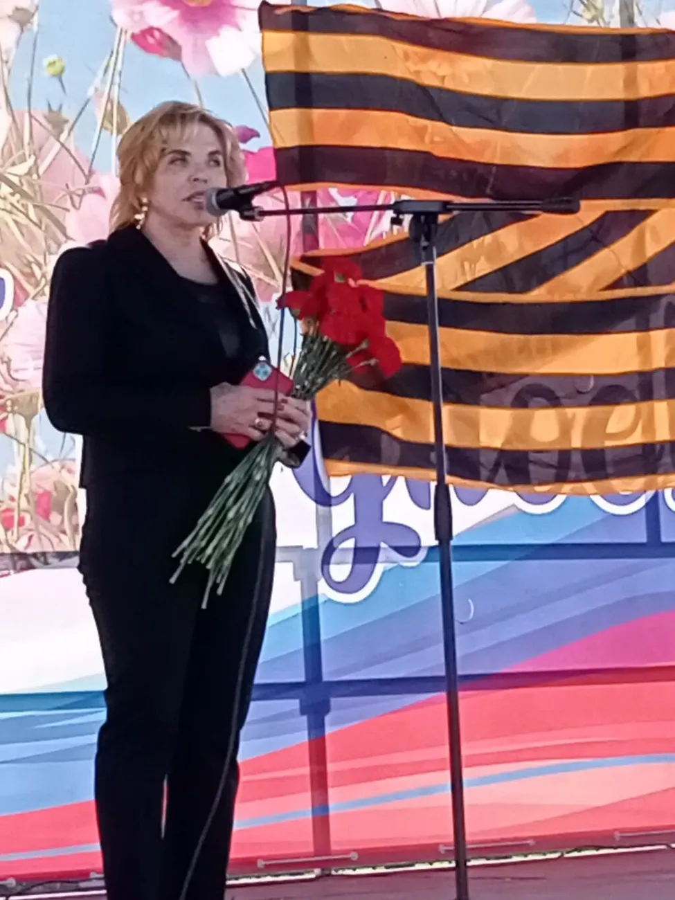 Выступление народного депутата и руководителя волонтерского штаба "Лазоревый цветок" -Тивелева Светлана Александровна